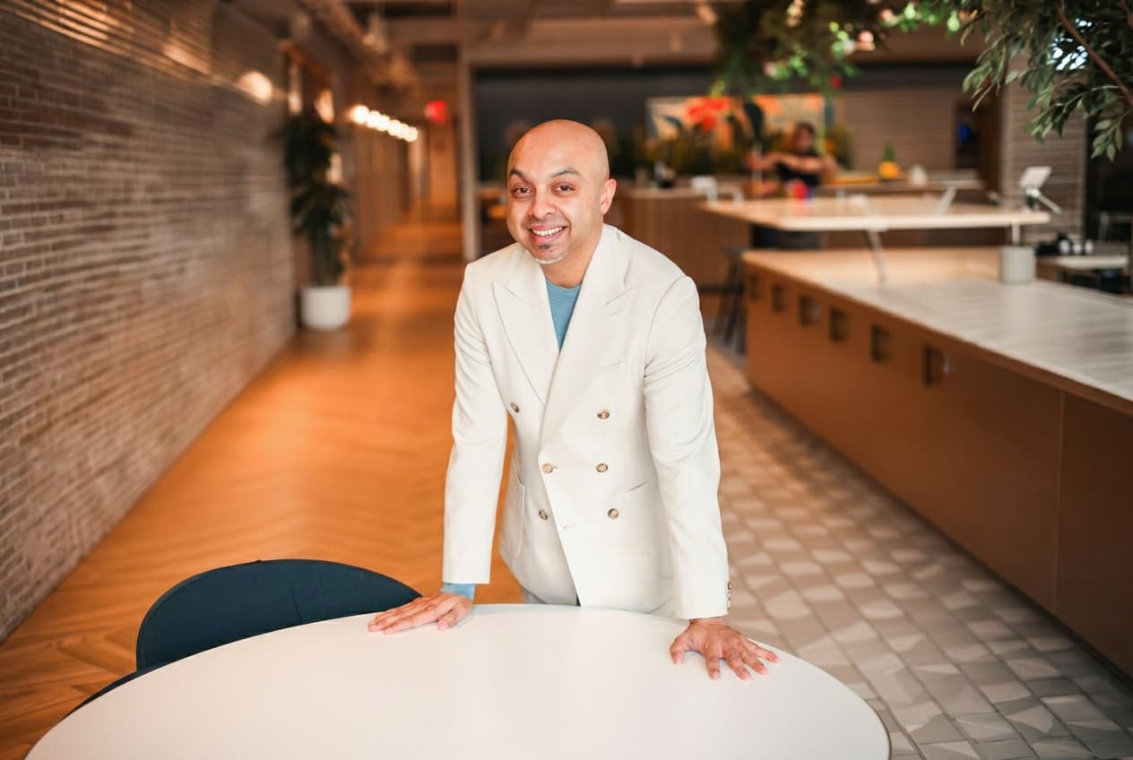 International Investors Drive Manhattan Luxury Market Amid Domestic Uncertainty